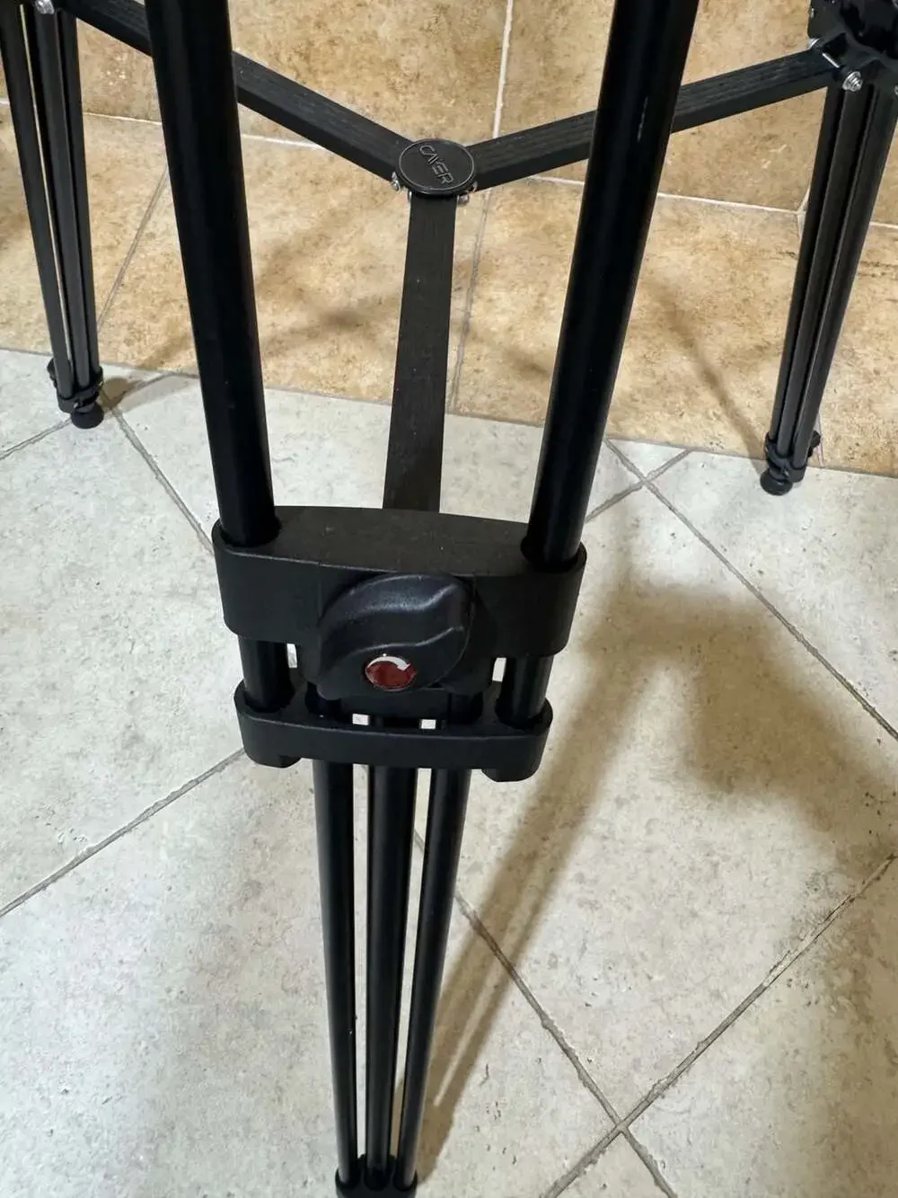 Cayer BV30L 72” Heavy Duty Aluminum Twin Tube Tripod Kit with K3 Fluid Head.